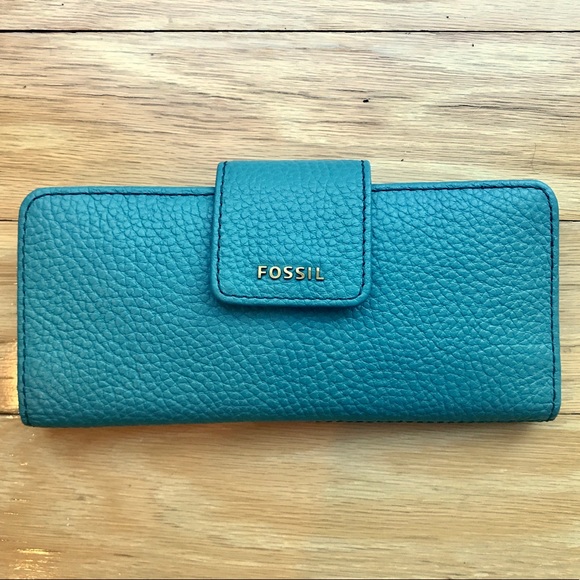 Fossil Handbags - NWT Fossil Madison Slim Clutch Wallet
